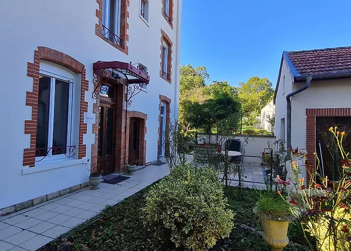 Holiday home Grande Maison De Maitre Proche Toul Avec Wifi Et Parking - Fr-1-584-394 *